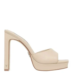 Girlfriend Biscuit Leather