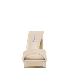 Girlfriend Biscuit Leather