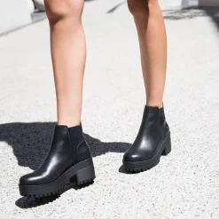 Icon Black Leather